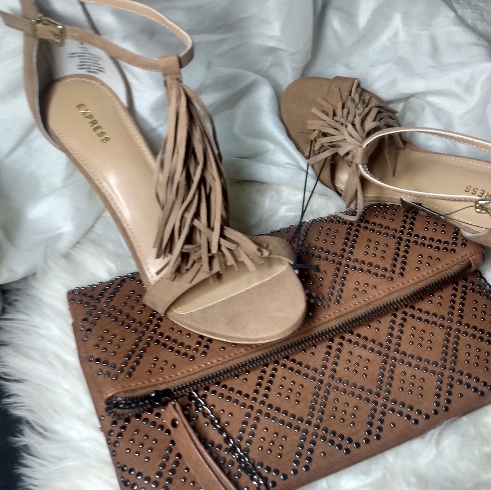 Heels - Picture 2 of 5
